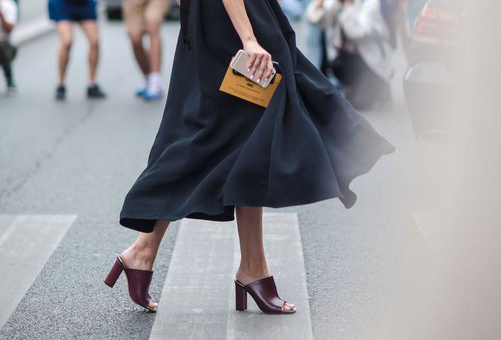 mules-midi-skirt-street-style-w724